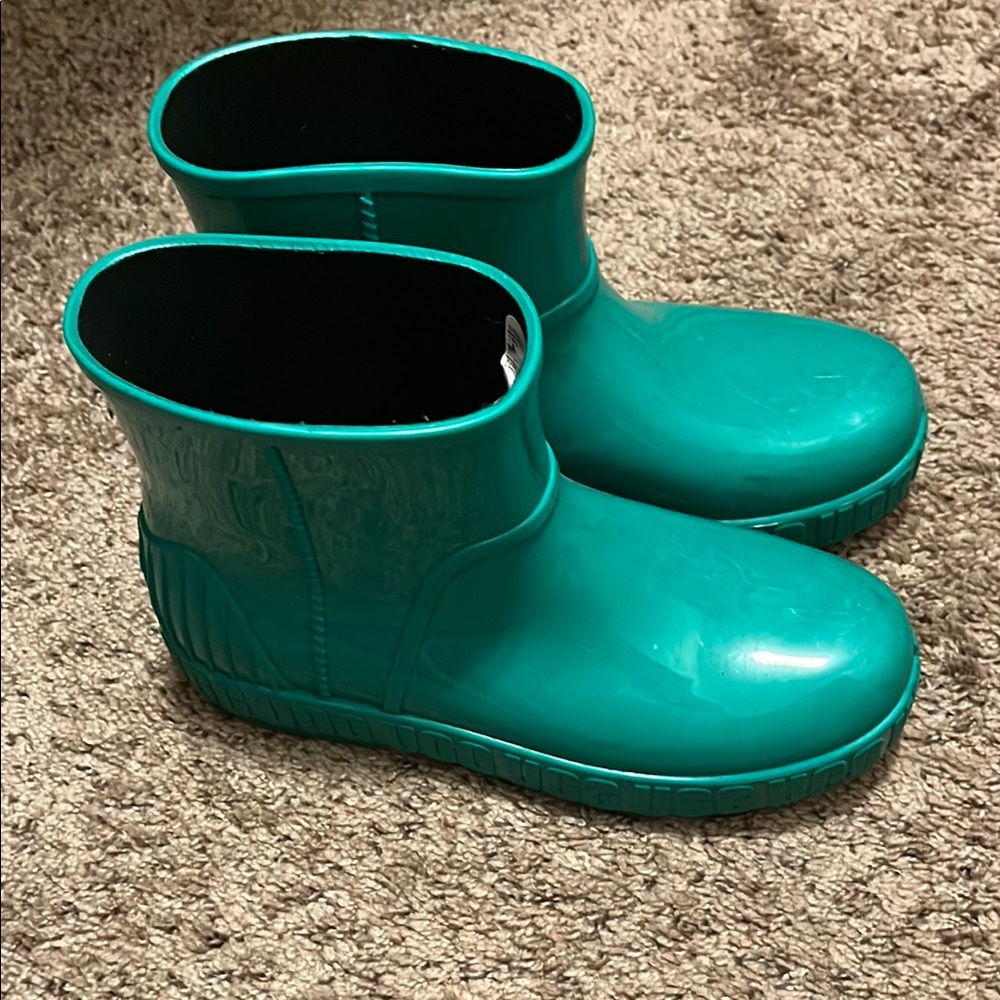Ugg rain boots